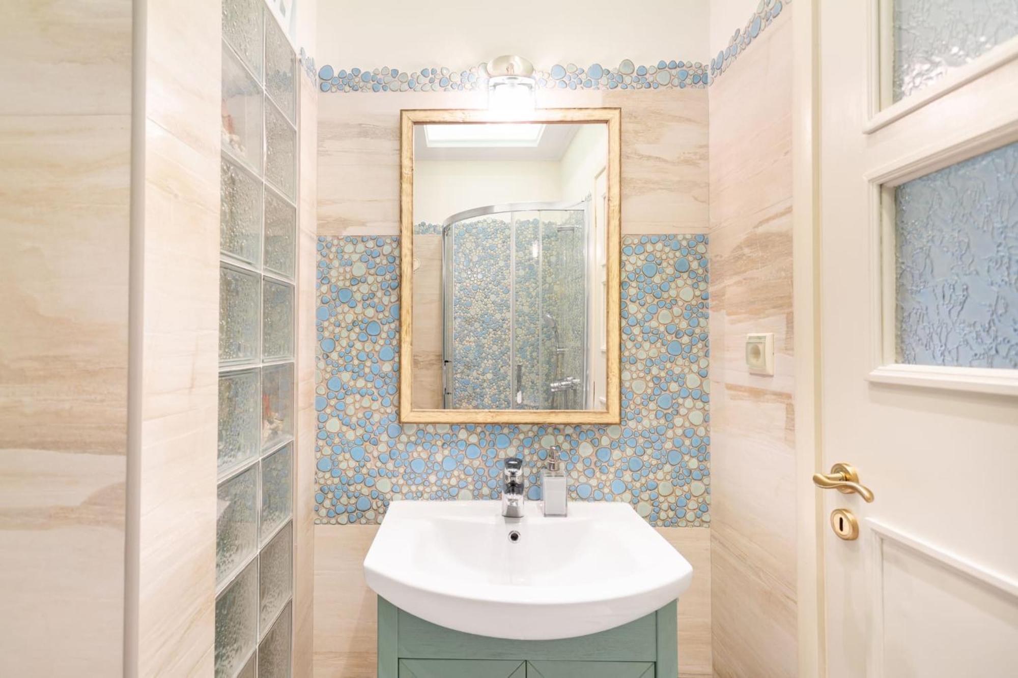 Appartamento Bright, Calming Retreat With A Balcony Near Metro! Atene Esterno foto