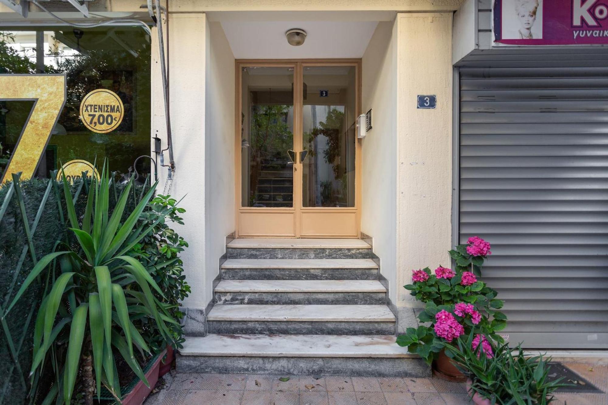 Appartamento Bright, Calming Retreat With A Balcony Near Metro! Atene Esterno foto